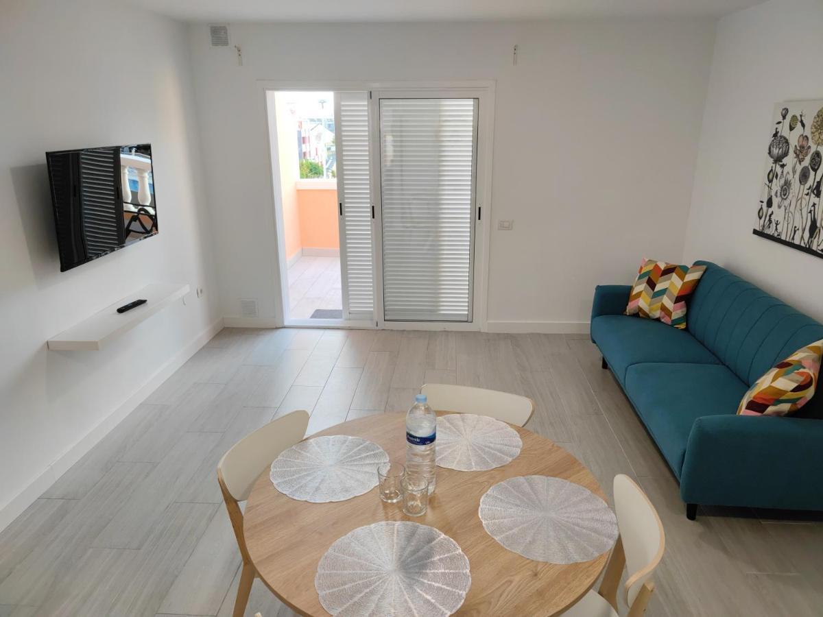 Comfortable Cristianos. Free Wifi. Apartamento